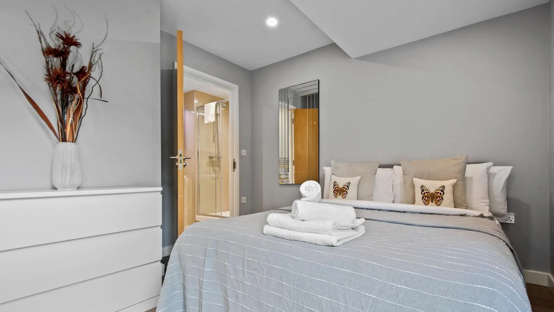 Mysquare Bright & Modern Flats In Hoxton, Shoreditch London